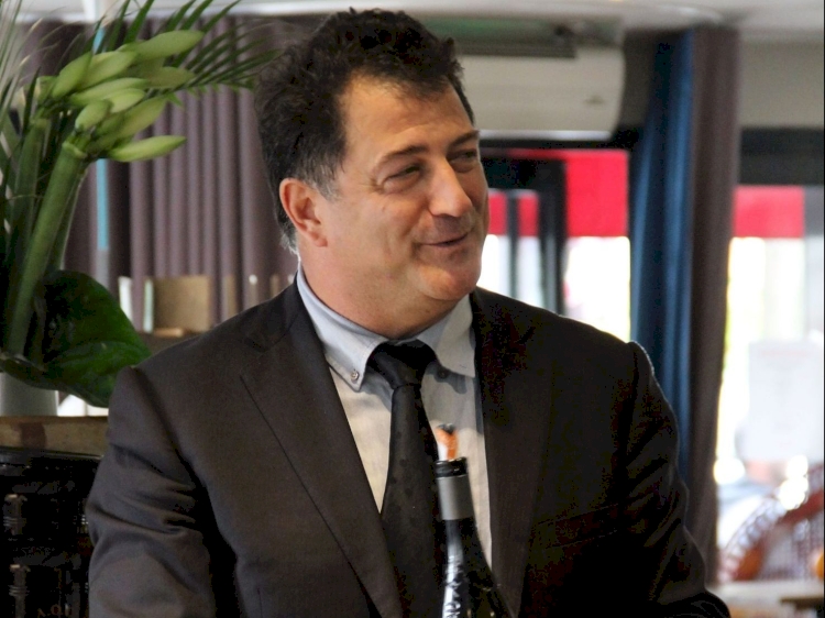 « Les Vins Doux Naturels de Rasteau sont incroyables ! » selon Kelly McAuliffe – Sommelier Conseil