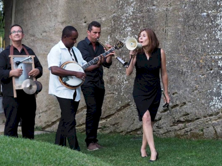 L’A.O.C Rasteau et 4 musiciens accordent parfaitement leur violon : en harmonie, avec intensité et élégance…