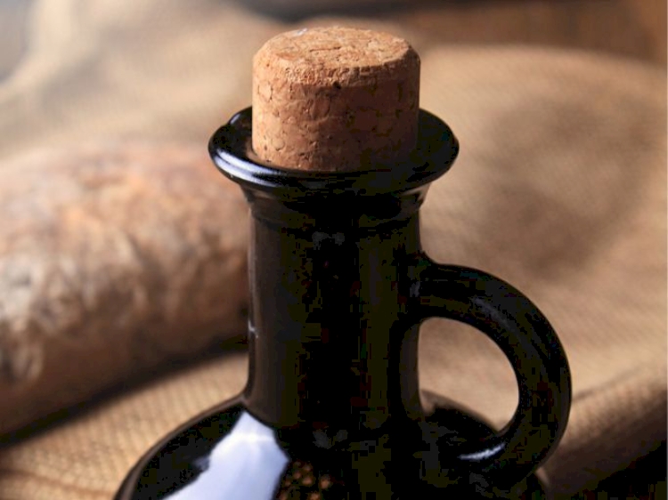DIY – Je ne gaspille plus une goutte de vin et me lance à fabriquer mon vinaigre maison !