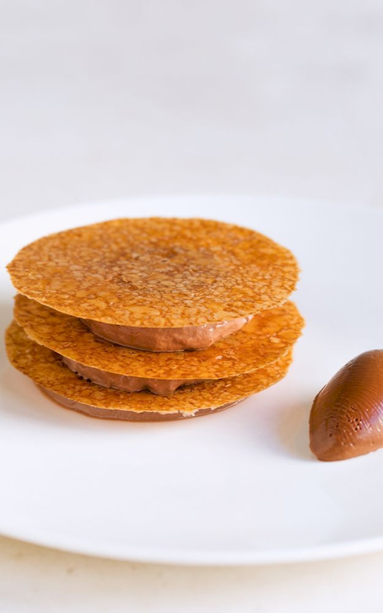 Mousse au chocolat Manjari, Tuile de Polenta, Crémeux Chocolat-poivre